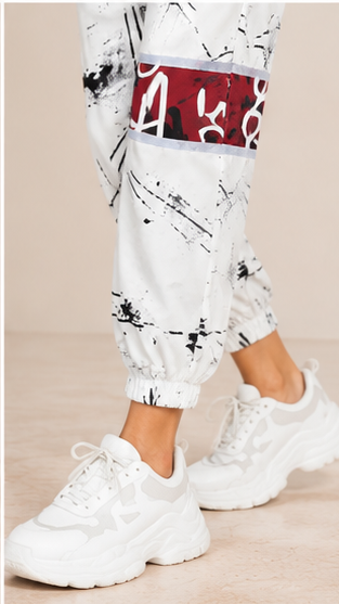 Women White Abstract Printed Joggers – Stylish Casual Lounge & Streetwear Pants